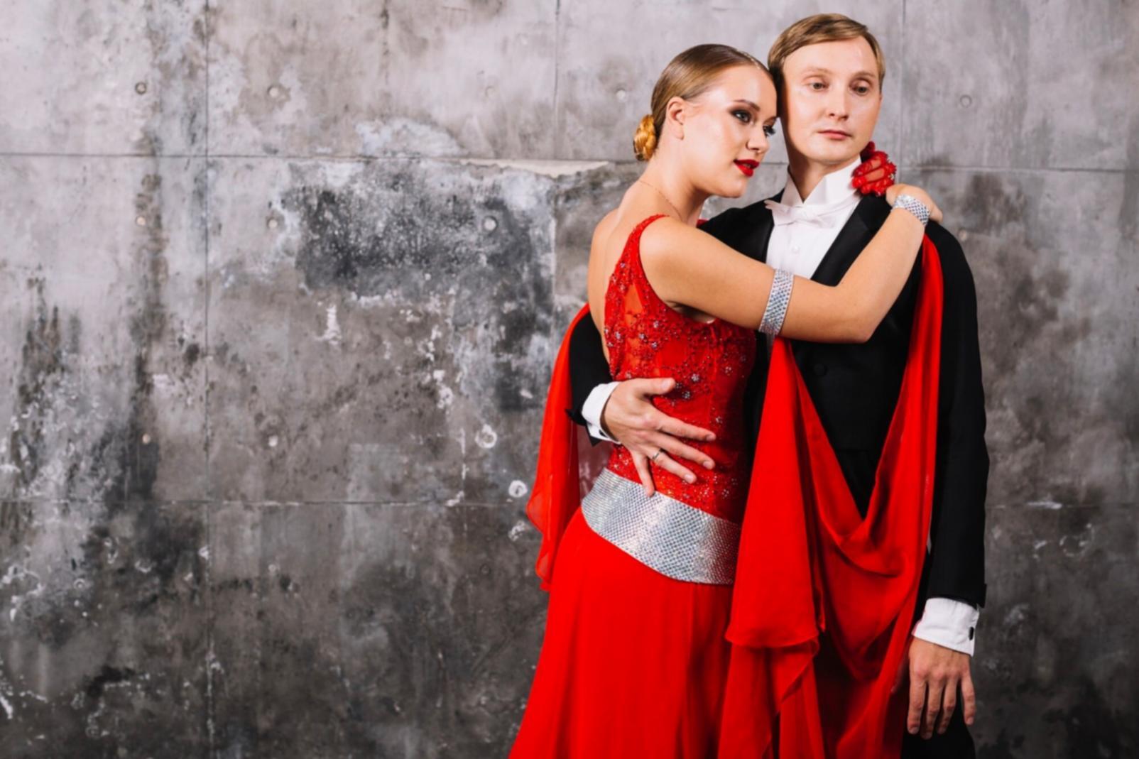 Praxisorientierte Lernumgebung mit modernen Arbeitsplätzen für technische Weiterbildung